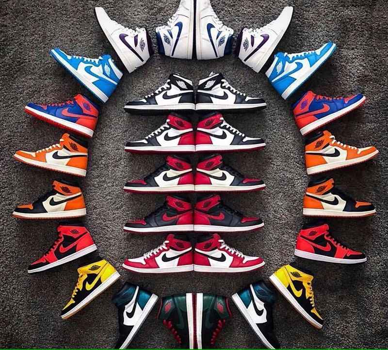 nhiều giày jordan 1 cổ cao xếp thành vòng tròn
