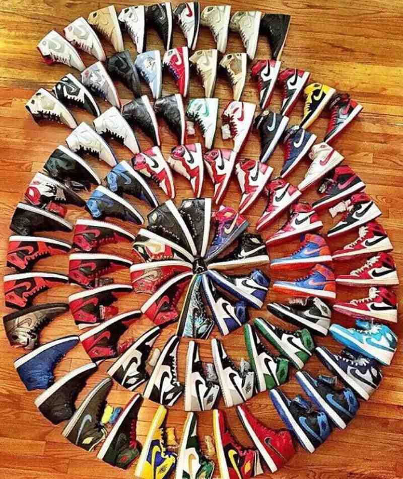 nhiều giày jordan 1 cổ cao xếp thành vòng tròn