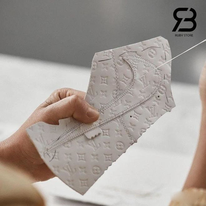 Giày 100 triệu kết hợp giữa Nike và Louis Vuitton