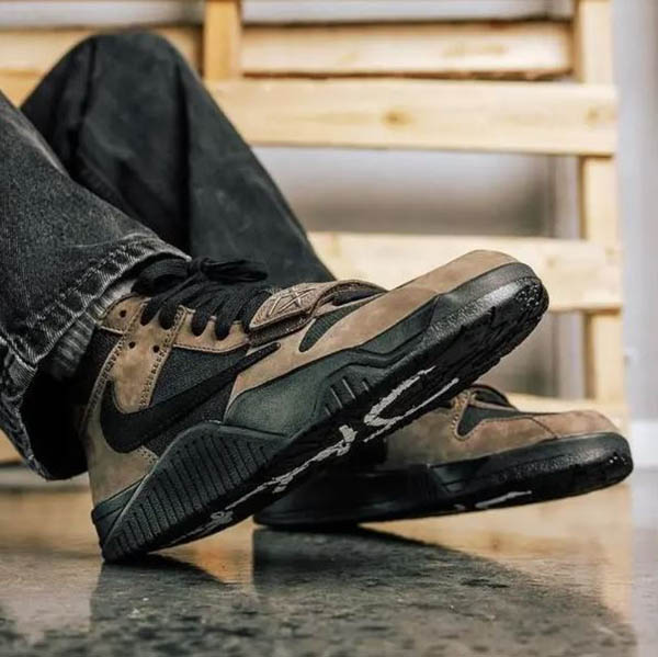 Giày Jordan Jumpman Jack TR Travis Scott Dark Mocha