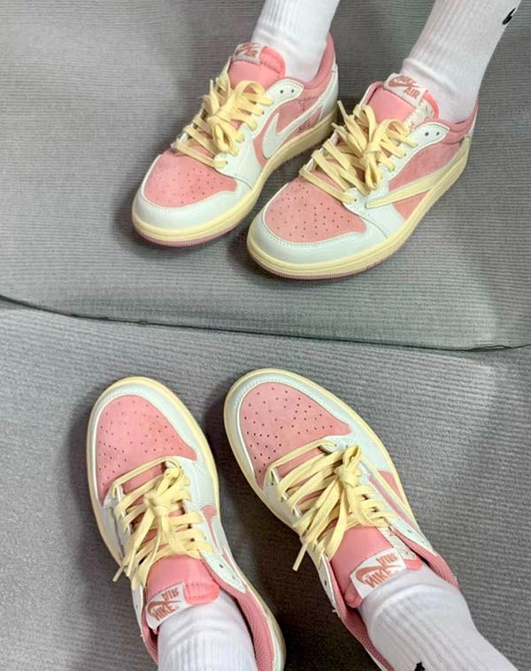Giày Jordan 1 Low Travis Scott màu kem hồng