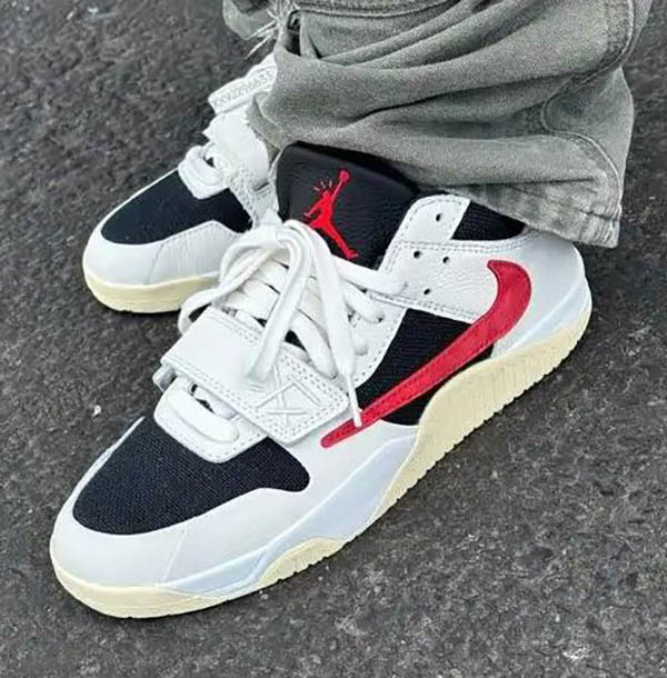 Giày Jordan Jumpman Jack TR Travis Scott University Red