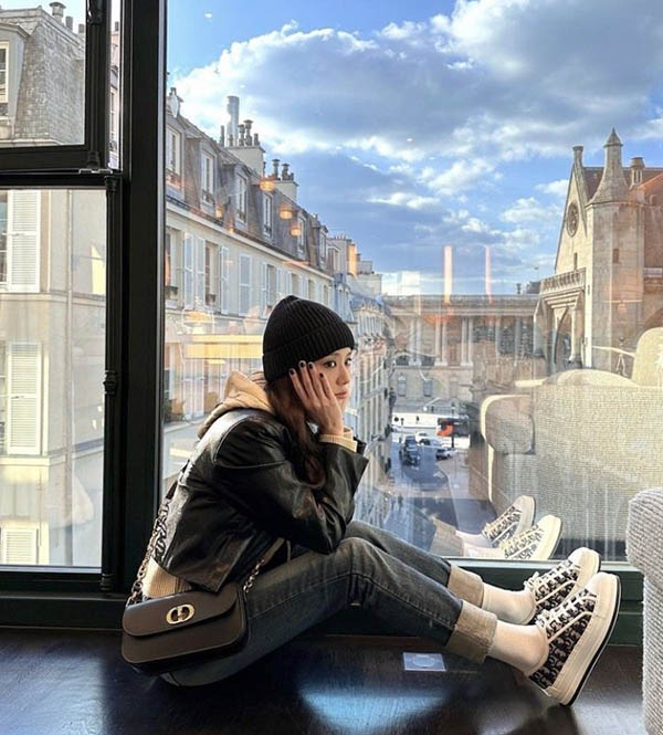 Túi Dior 30 Montaigne và Jisoo