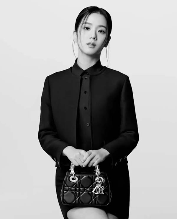 Túi Dior Lady 95.22 và Jisoo