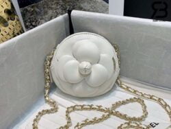 Túi Chanel Camellia Clutch With Chain Trắng White AP2121 Siêu Cấp