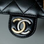 Túi Chanel Pearls Charms Small Flap Bag AS2979 Màu Đen Siêu Cấp