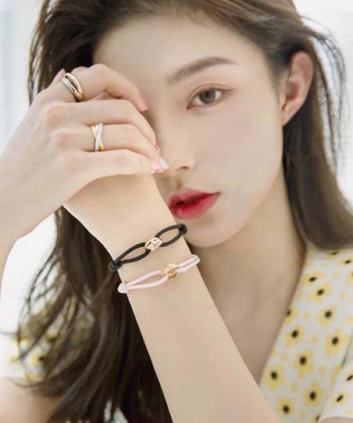 Vòng tay ba chiếc nhẫn Cartier Trinity