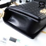 Túi Chanel Boy Medium Black Da Caviar Khóa Vàng Best Quality