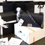 Túi Chanel Boy Medium Black Da Caviar Khóa Bạc Best Quality
