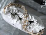 Túi Chanel 22 Small Handbag White Black Trắng Logo Đen Da Bê 34CM Best Quality