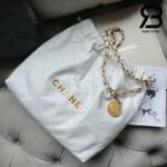 Túi Chanel 22 Small Handbag White Black Trắng Logo Vàng Da Bê 34CM Best Quality