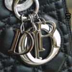 Túi Medium Lady Dior Bag Màu Đen Khóa Bạc 24CM Best Quality
