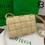 Túi Bottega Veneta Padded Cassette Porridge Da Cừu 26CM Best Quality