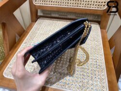 Túi YSL Cassandra Medium Chain Bag In Crocodile Màu Đen 22CM Best Quality
