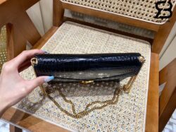 Túi YSL Cassandra Medium Chain Bag In Crocodile Màu Đen 22CM Best Quality