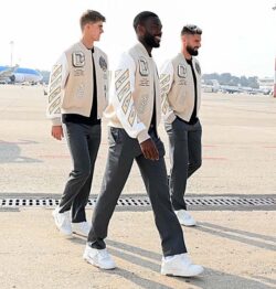 Áo khoác AC Milan x Off-White College Vasity