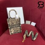 Túi Mini Dior Book Tote Phone Bag Hazelnut Toile de Jouy Tiger Tranh Thêu 13CM Best Quality