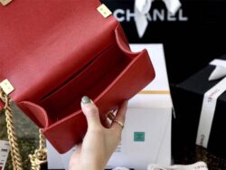 Túi Chanel Boy Small Màu Đỏ Da Caviar Khóa Vàng Best Quality
