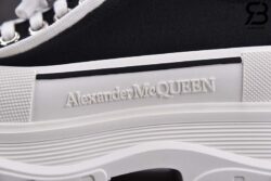Giày Alexander Mcqueen Tread Slick Lace Up Black White Siêu Cấp