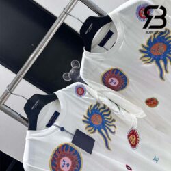 Áo Thun LV x YK Embroidered T-Shirt Faces Best Quality