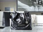 Túi Chanel 22 Medium Handbag Đen Logo Bạc Da Bê SHW 38CM Best Quality