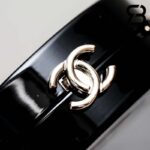 Túi Chanel 23K Runway White Black Plexi Camellia CC Minaudiere Round Bag Best Quality