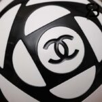 Túi Chanel 23K Runway White Black Plexi Camellia CC Sphere Minaudiere Bag Best Quality