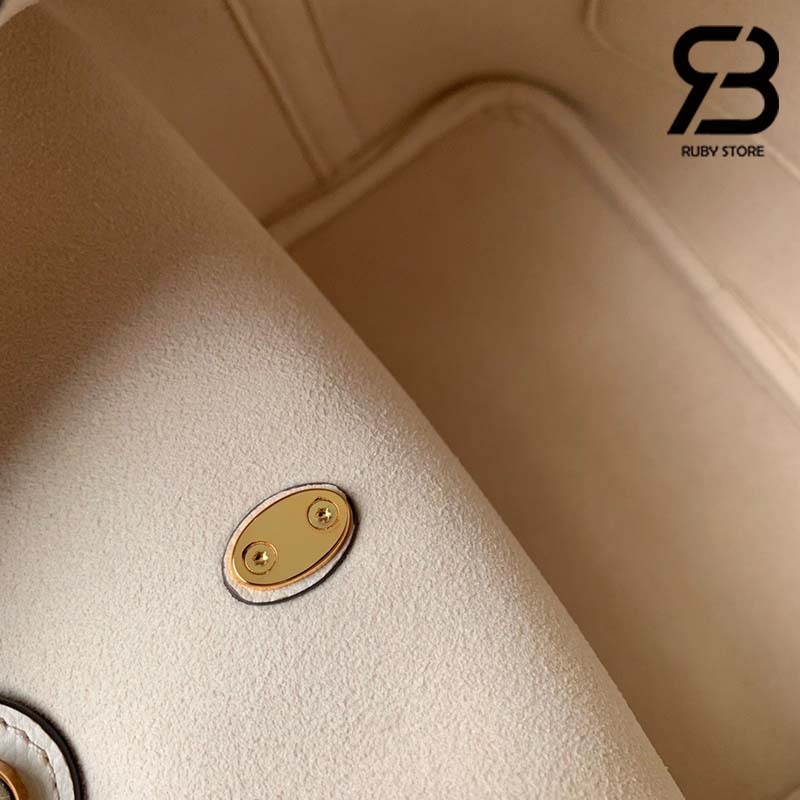 Túi LV Lock and Walk Màu Trắng Quartz Calfskin 20CM Best Quality