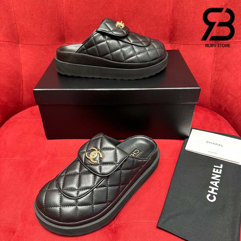 Giày Chanel 23C CC Turn Lock Mule Clog Slipper Black Lambskin Best Quality
