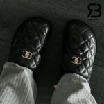 Giày Chanel 23C CC Turn Lock Mule Clog Slipper Black Lambskin Best Quality