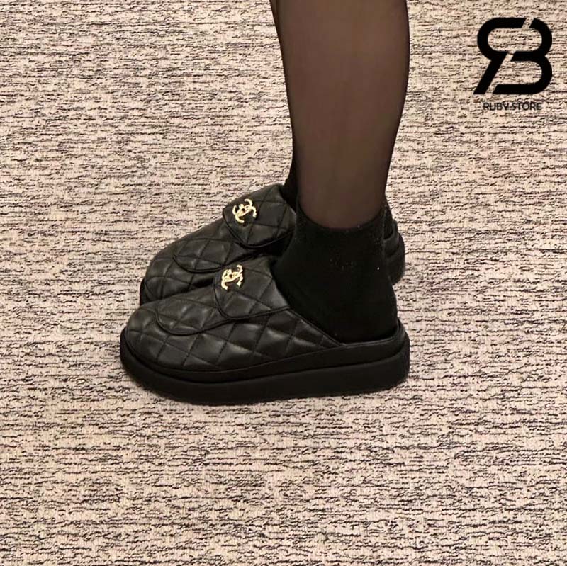Giày Chanel 23C CC Turn Lock Mule Clog Slipper Black Lambskin Best Quality