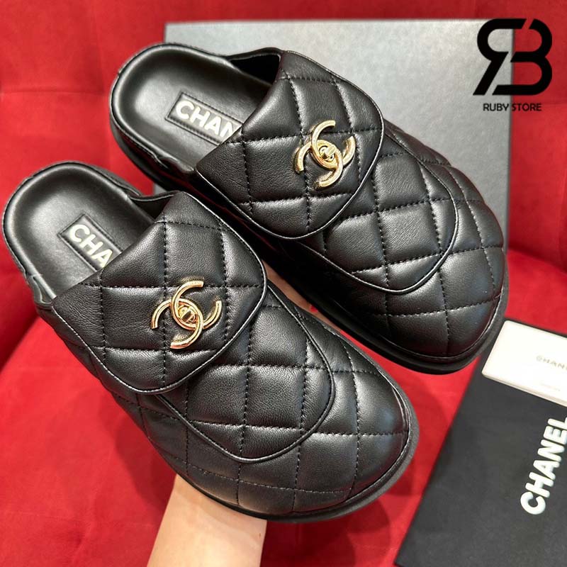 Giày Chanel 23C CC Turn Lock Mule Clog Slipper Black Lambskin Best Quality