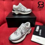 Giày Chanel 23C White Silver Metallic CC Logo Lace Up Flat Runner Trainer Sneaker Best Quality