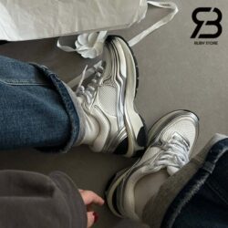Giày Chanel 23C White Silver Metallic CC Logo Lace Up Flat Runner Trainer Sneaker Best Quality