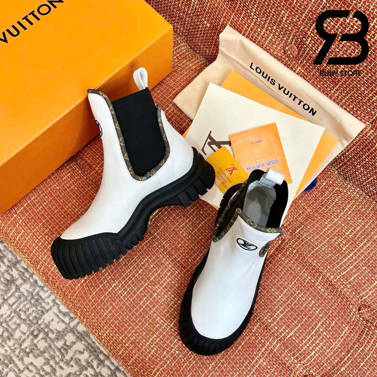 Giày Louis Vuitton Ruby Flat Ankle Boots White Leather Monogram Màu Trắng Best Quality