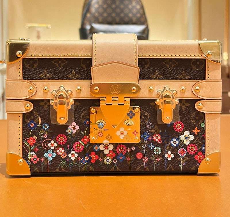 Túi LV Petite Malle Flower Power mới nhất 2025