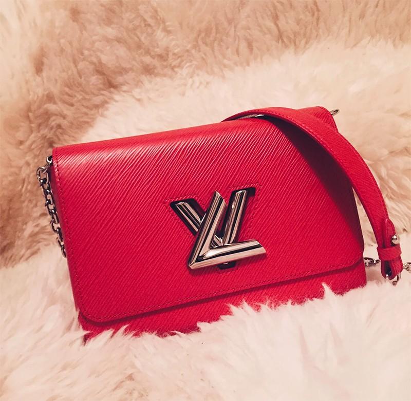 Túi LV Twist One Handle 2025