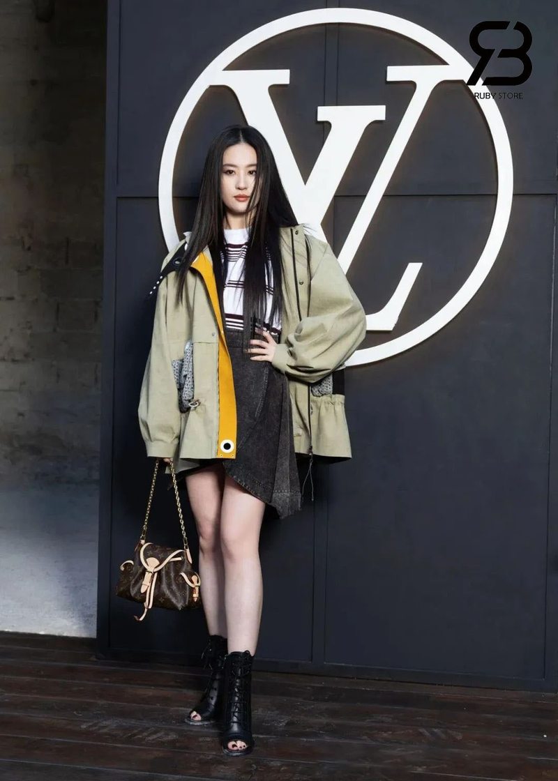 Lưu Diệc Phi đeo túi LV hot 2026