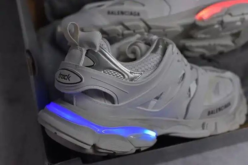 Giày Balenciaga Track LED (2022)