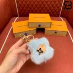Móc Khóa Treo Túi Linh Vật LV Vivienne Fur Lông Trắng Best Quality