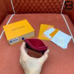 Ví LV Charms Card Holder Monogram Vivienne Wintery Travel Hồng Best Quality