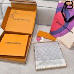 Khăn Choàng LV Monogram Denim Shawl Pearl Gray Xám Best Quality