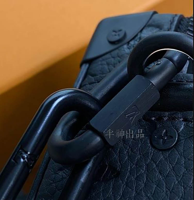 Chi tiết túi LV hộp vuông tại Ruby Luxury Store