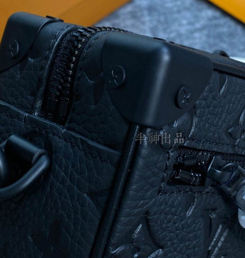 Chi tiết túi LV hộp vuông tại Ruby Luxury Store