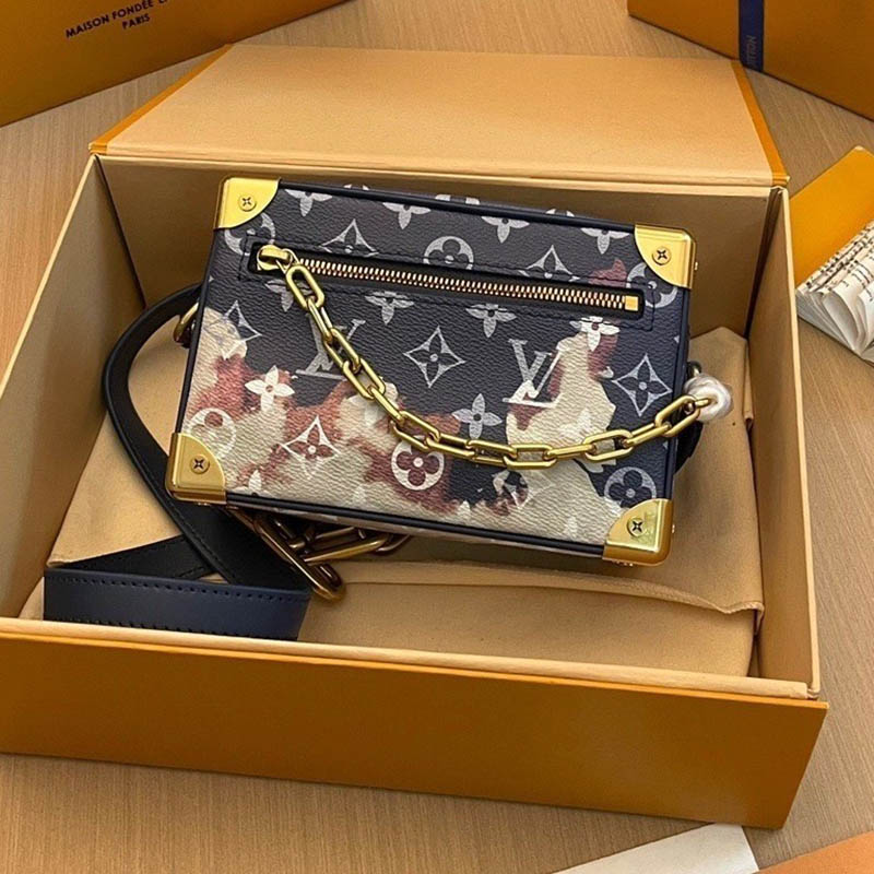 Túi LV Soft Trunk hình vuông