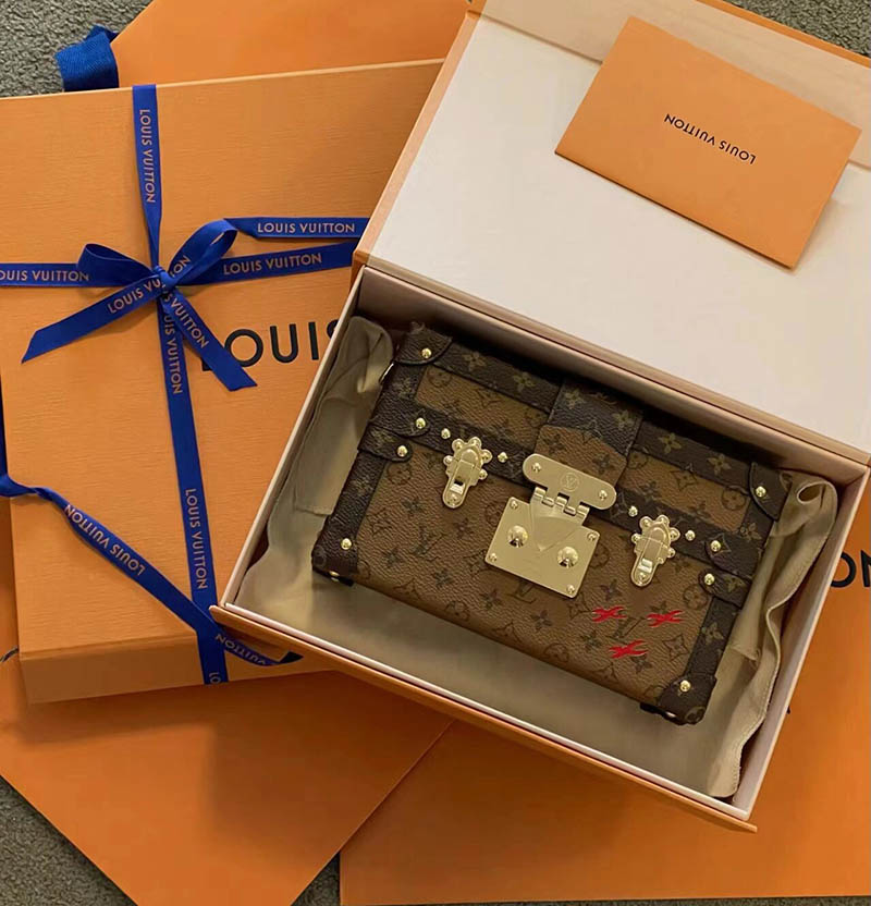 Túi LV Petite Malle hình vuông