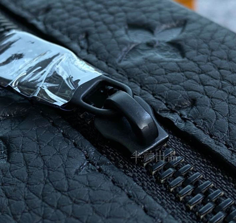 Chi tiết túi LV hộp vuông tại Ruby Luxury Store