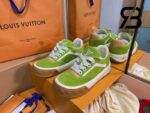 Giày LV Pharrell Williams Tilted Sneaker Green Xanh Lá Best Quality góc nghiêng chi tiết