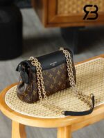 Túi LV Saint Germain BB M26398 Monogram Black với khóa tinh tế