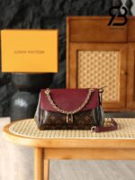 Túi LV Saint Germain BB M27067 Monogram Wine nhìn từ góc nghiêng chi tiết